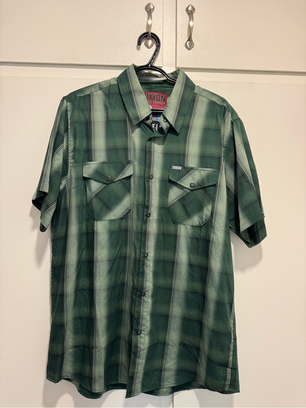 DIXXON Green Plaid Short-Sleeve Button-Down Shirt